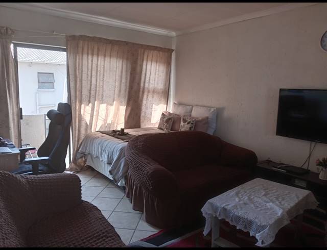 2 BEDROOM SECTIONAL TITLE FOR SALE IN BOKSBURG NORTH